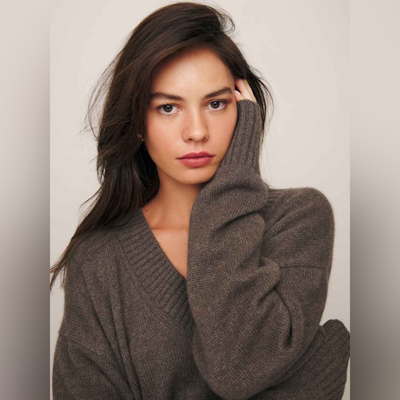 Nwt reformation Jadey cashmere sweater in daschund - size M - Picture 3 of 4